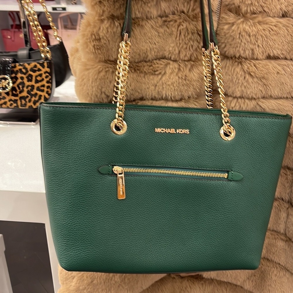 MICHAEL KORS
Jet Set Medium Front Zip Pebbled Leather Chain Tote Bag
Jewel Green - Picture 2 of 16